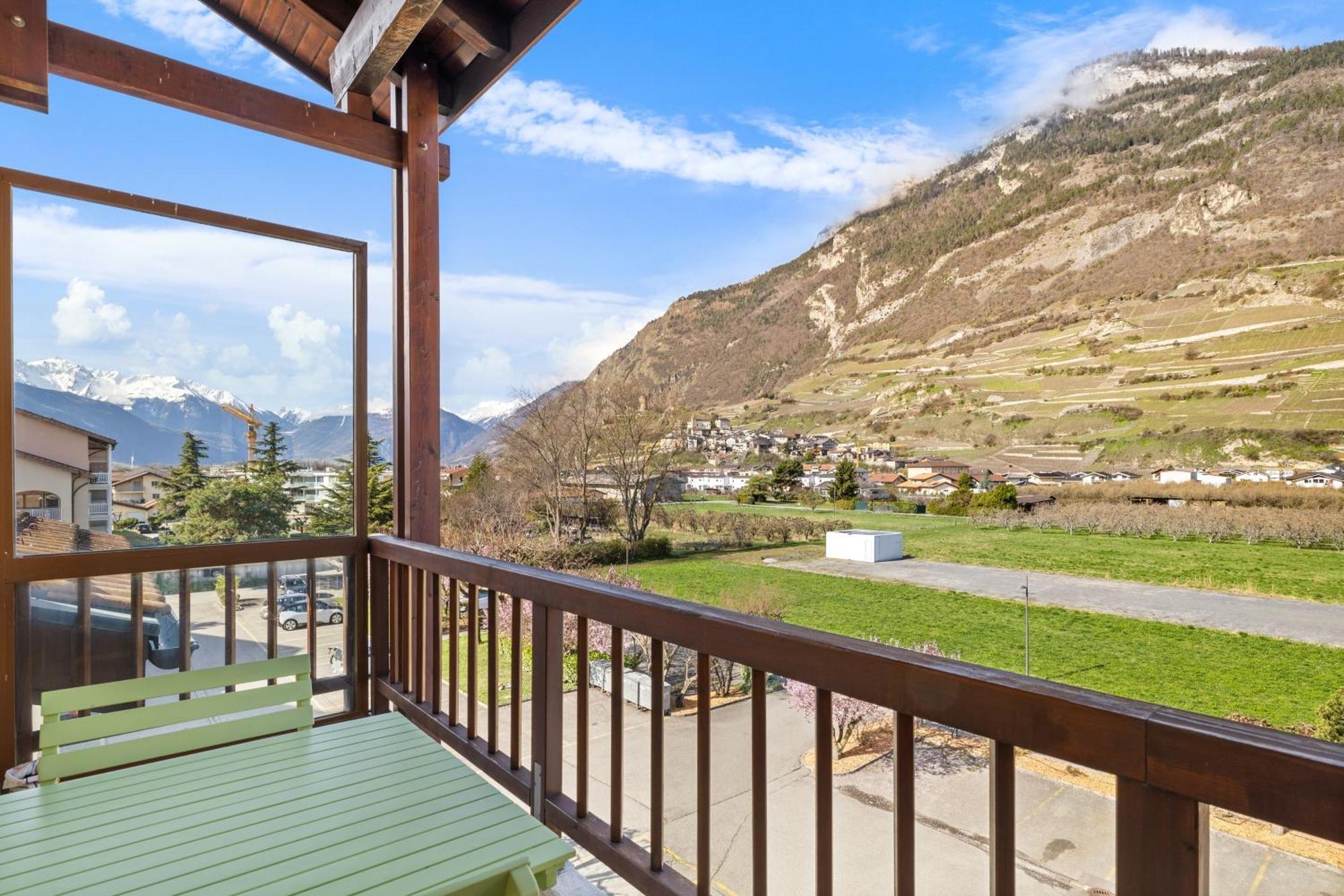 Duplex Cosy Aux Bains De Saillon Apartment Luaran gambar